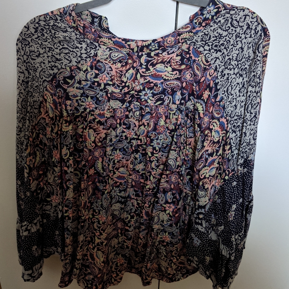 Spring top! Floral, boho, wide sleeves fun top